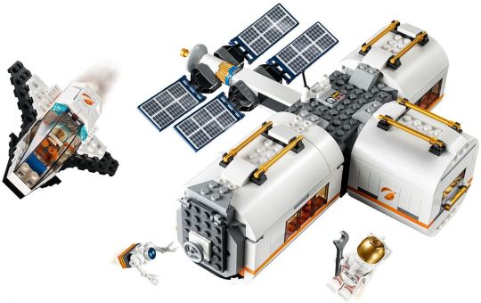 Lunárna vesmírna stanica